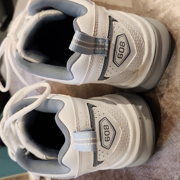 New balance like new sneakers 608 size 8.5 womens - Picture 3 of 8